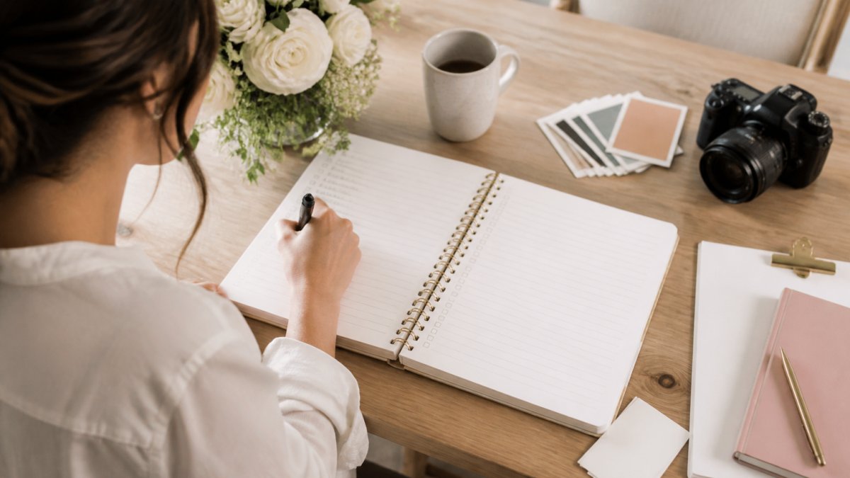 How to Organize a Wedding Vendor Contact List